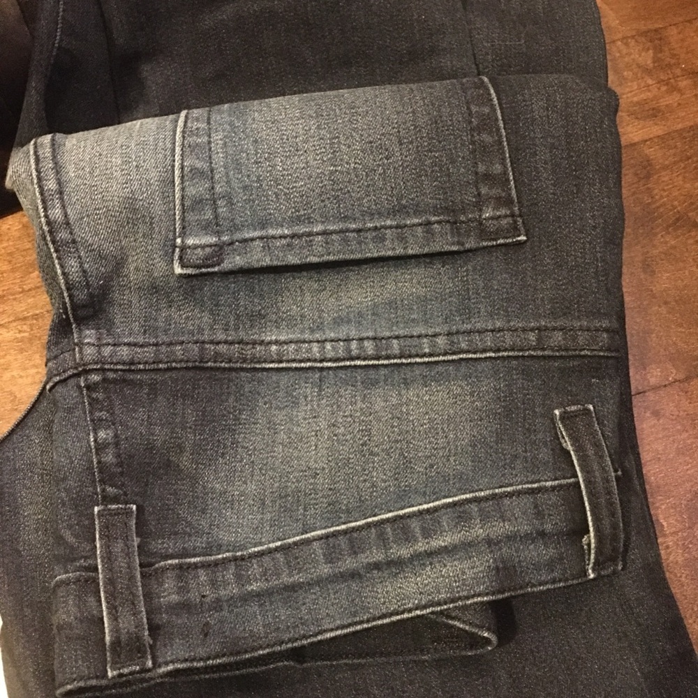 Fn jeans bow at the bottom back of ankle stretch